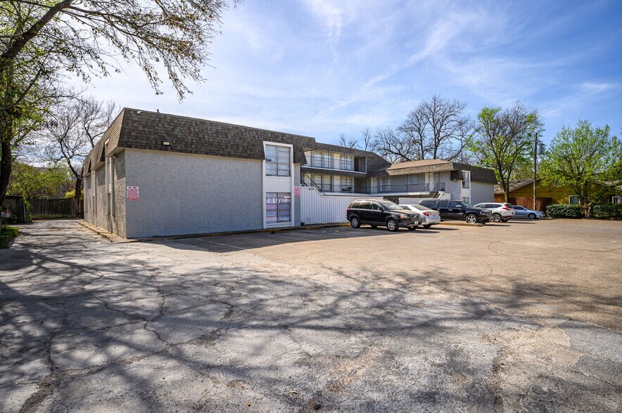 More Photos Of 4716 Sycamore St, Dallas Apartments For Sale