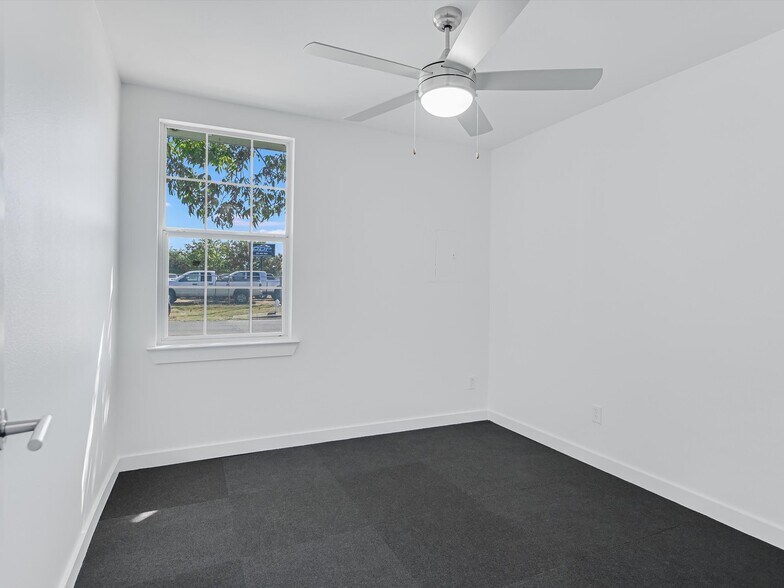 More Photos Of 900 W 2nd St, Taylor Office Residential For Sale