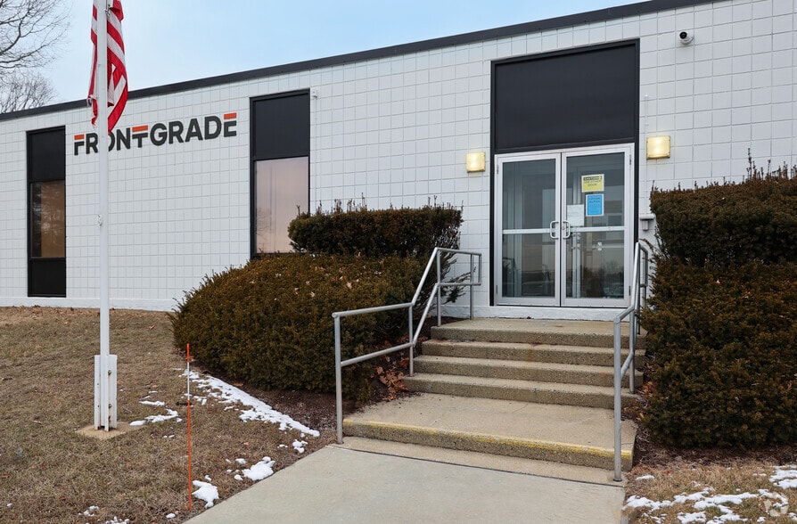 More Photos Of 32 Industrial Dr, Exeter Warehouse For Sale