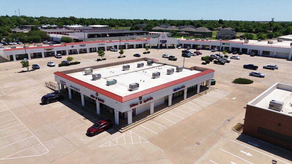 More Photos Of 800-828 W Edmond Rd, Edmond Unknown For Lease