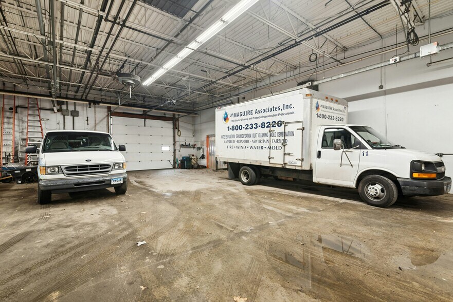 More Photos Of 266 Brookside Rd, Waterbury Manufacturing For Lease