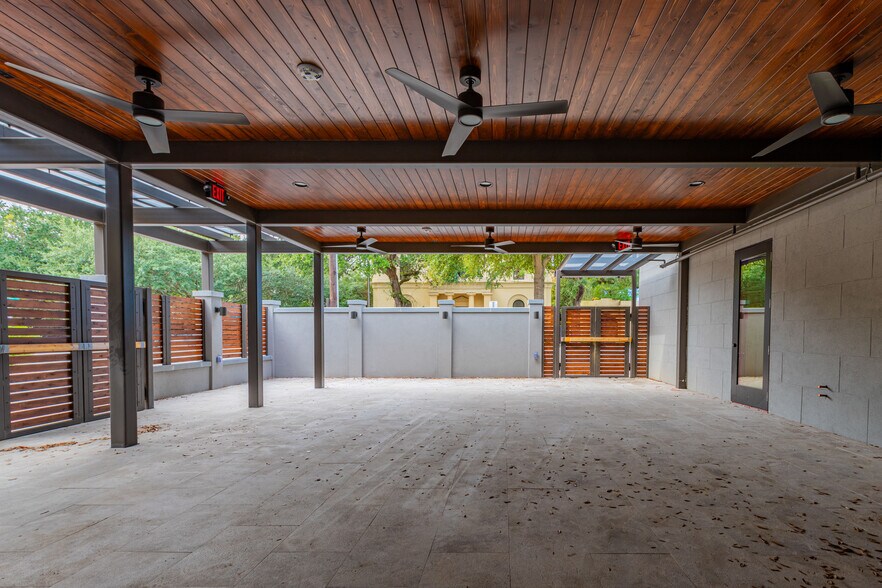 More Photos Of 30-32 Martin Luther King Jr Blvd, Savannah Restaurant For Lease