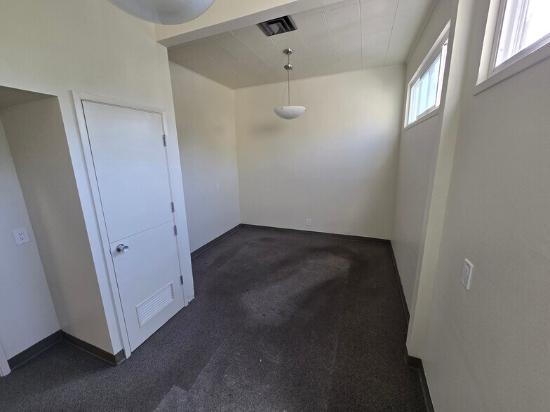 More Photos Of 190 W 25th Ave, San Mateo Storefront Retail Office For Lease