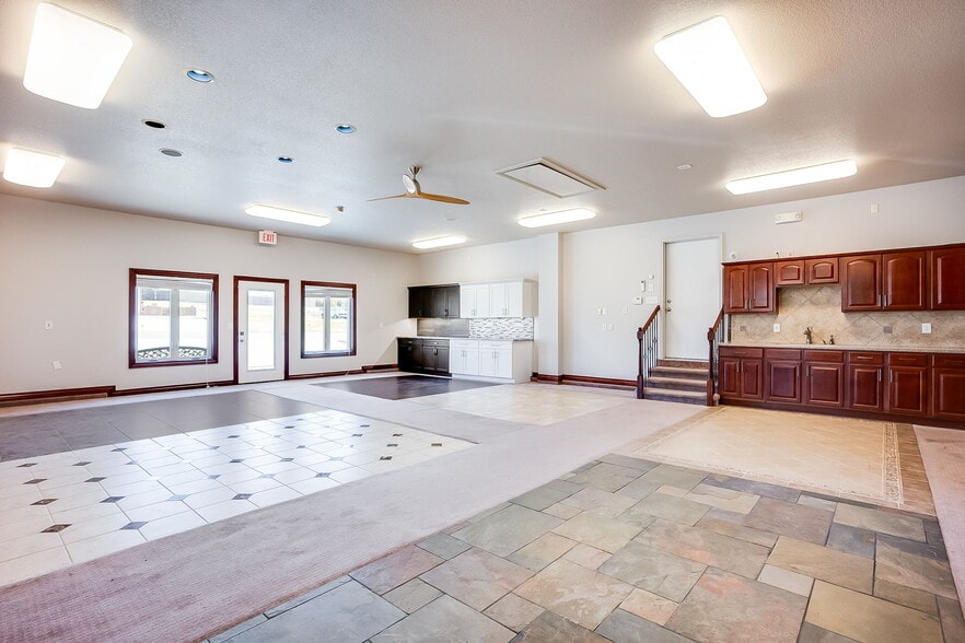 More Photos Of 121 S Water St, Derby Office For Sale