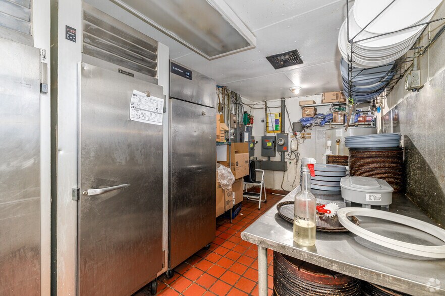 More Photos Of 386 Grant Avenue Rd, Auburn Restaurant For Sale