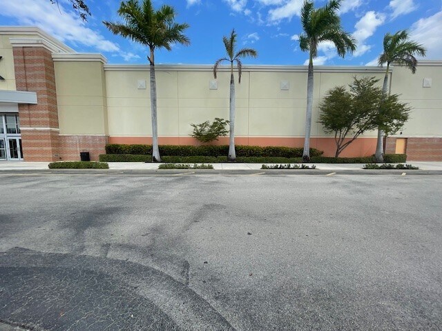 More Photos Of 2354 Surfside Blvd, Cape Coral Storefront For Sale
