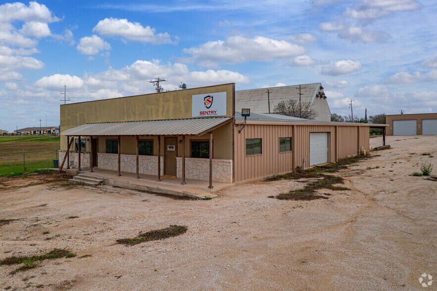 Primary Photo Of 1438 E St, Jourdanton Industrial For Sale