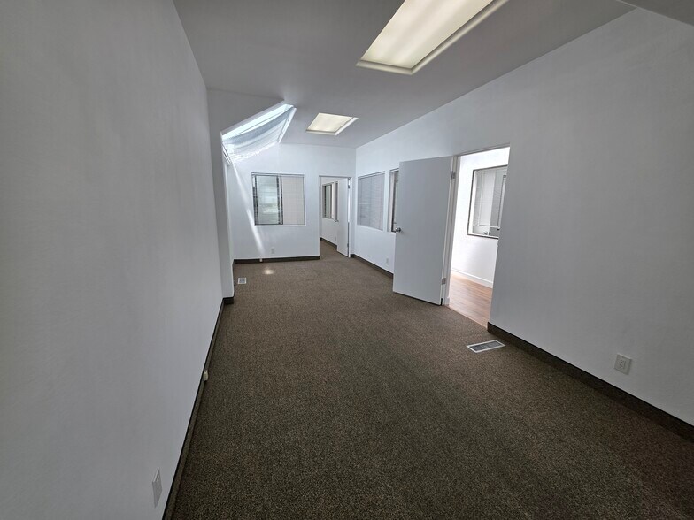 More Photos Of 431 S C St, Oxnard Medical For Sale