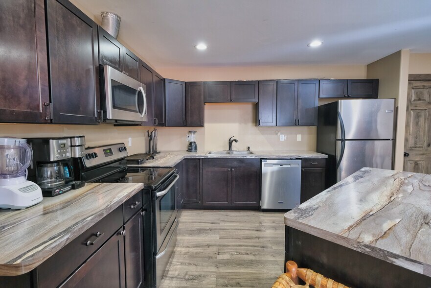 More Photos Of 23 Late September ln, Swan Valley Service For Sale