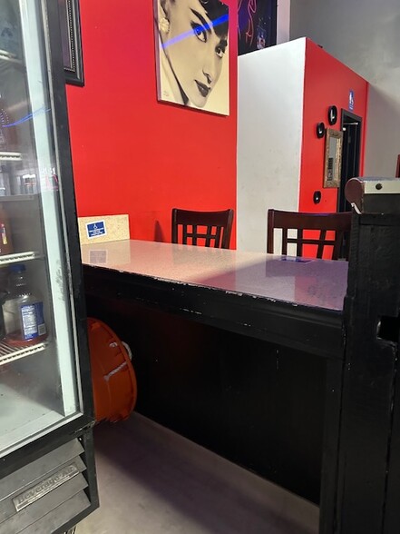 More Photos Of 2205 N Broadway, Los Angeles Bar For Sale