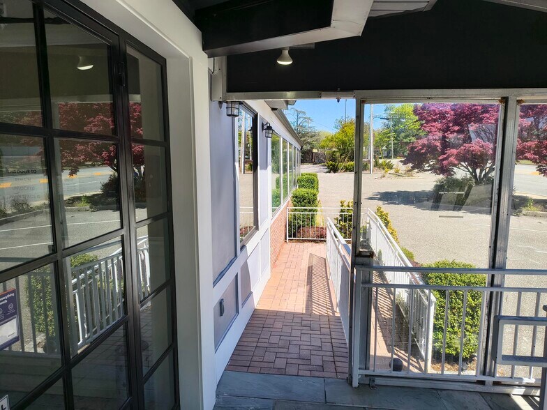 More Photos Of 8289 Jericho Tpke, Woodbury Restaurant For Lease