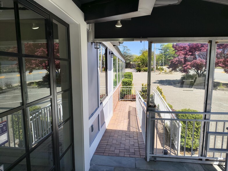 More Photos Of 8289 Jericho Tpke, Woodbury Restaurant For Lease