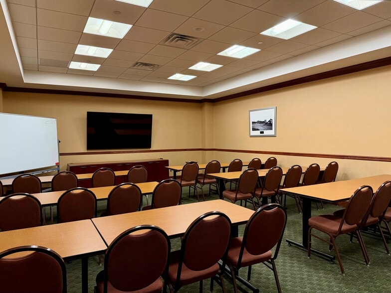 More Photos Of 324 S Service Rd, Melville Office For Lease