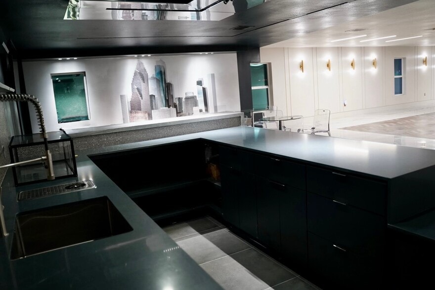 More Photos Of 8203 John Martin Rd, Baytown Specialty For Lease