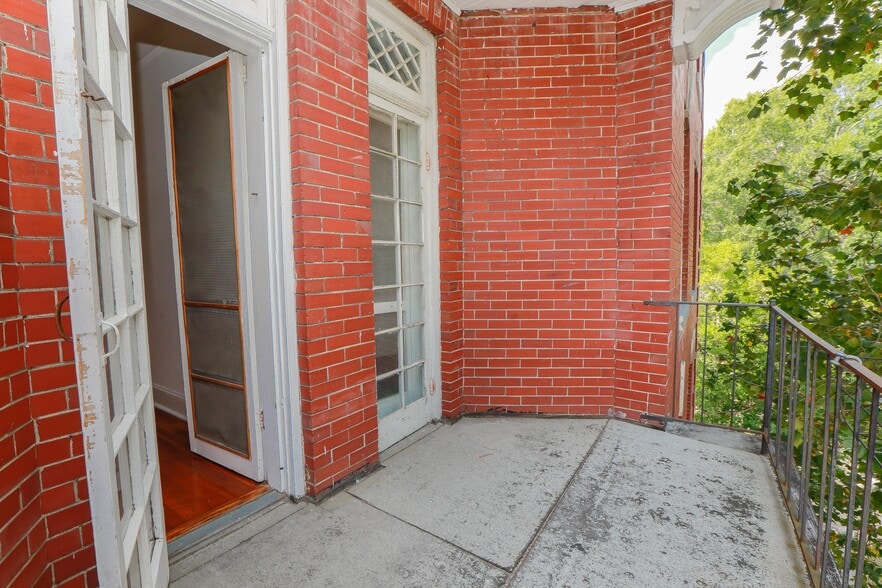 More Photos Of 819 Colonial Ave, Norfolk Apartments For Sale