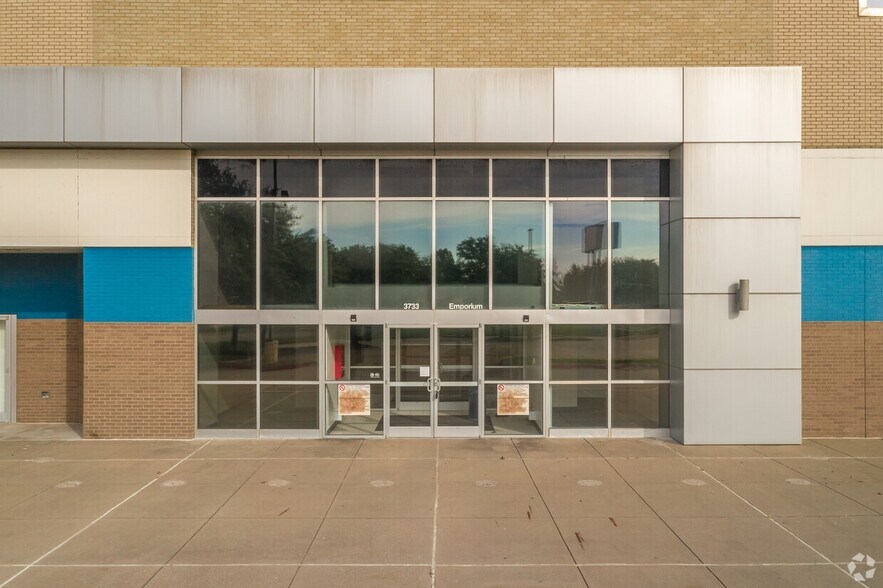 Primary Photo Of 3733 W Emporium Cir, Mesquite General Retail For Sale