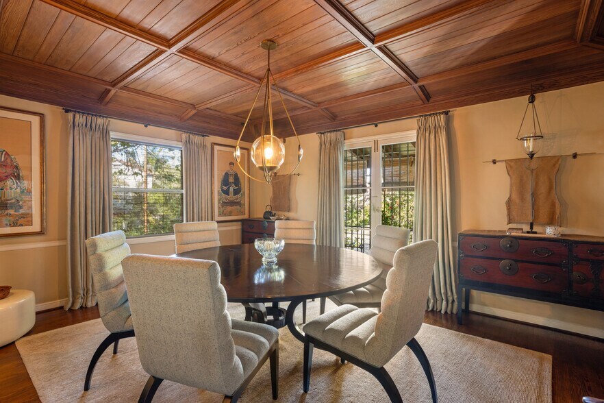 More Photos Of 367 N Orange Dr, Los Angeles Apartments For Sale