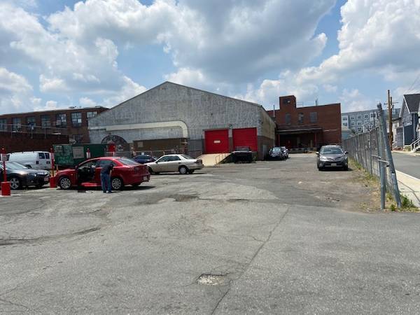 More Photos Of 165-167 Bow St, Everett Light Manufacturing For Lease