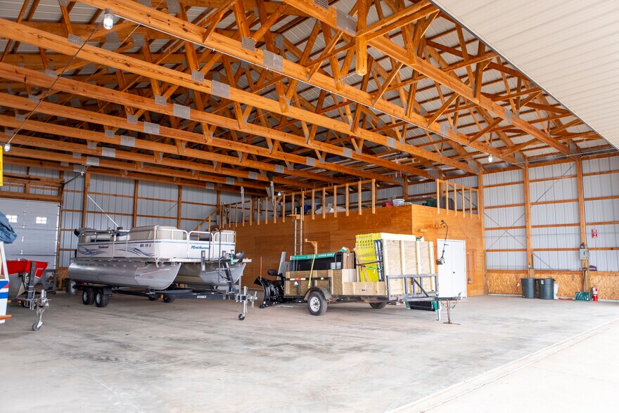 More Photos Of 24226 Lone Pine Rd, Hinckley Airport For Sale