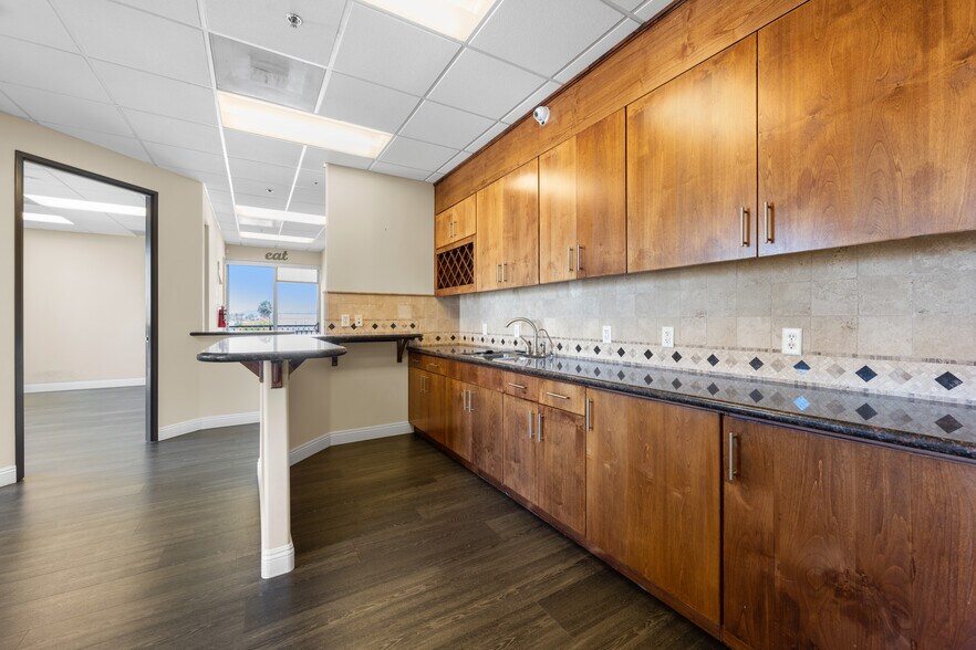 More Photos Of 950 Boardwalk, San Marcos Office For Sale