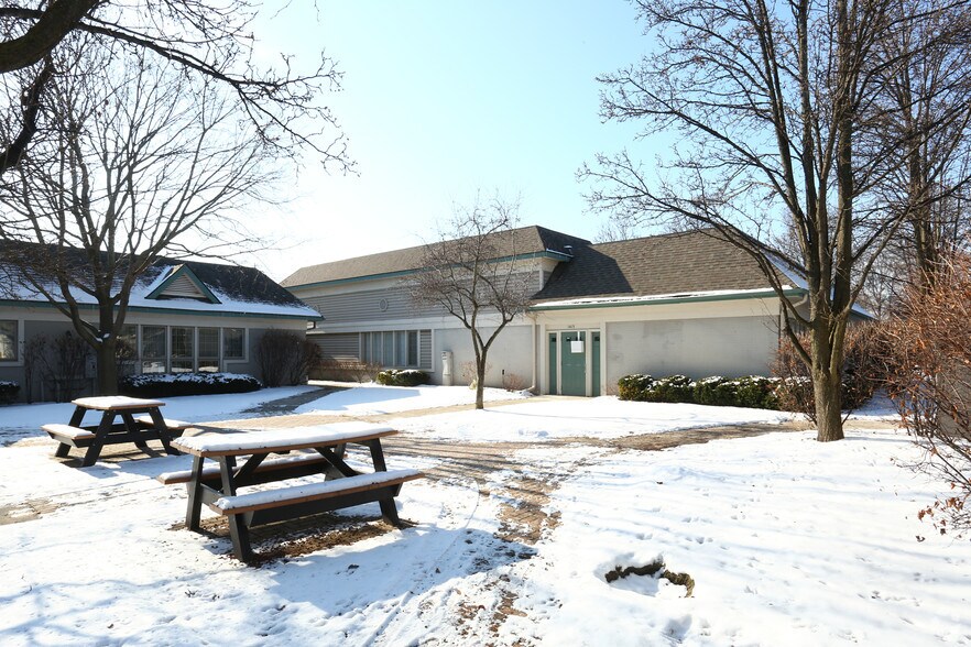 More Photos Of 1415-1421 E 12 Mile Rd, Madison Heights Unknown For Lease