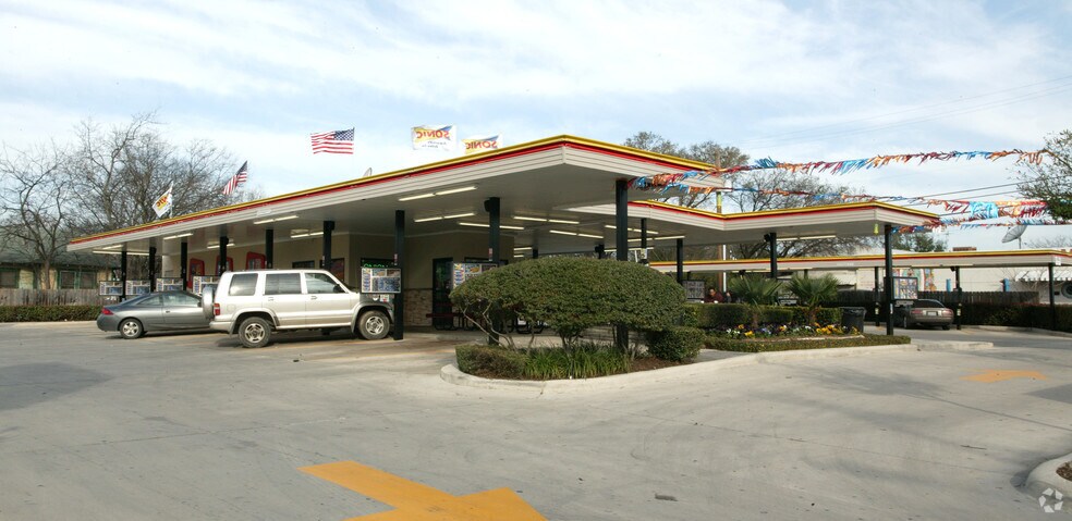 More Photos Of 2301 Blanco Rd, San Antonio Fast Food For Lease