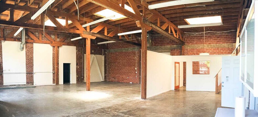 More Photos Of 2295 San Pablo Ave, Berkeley Showroom For Lease