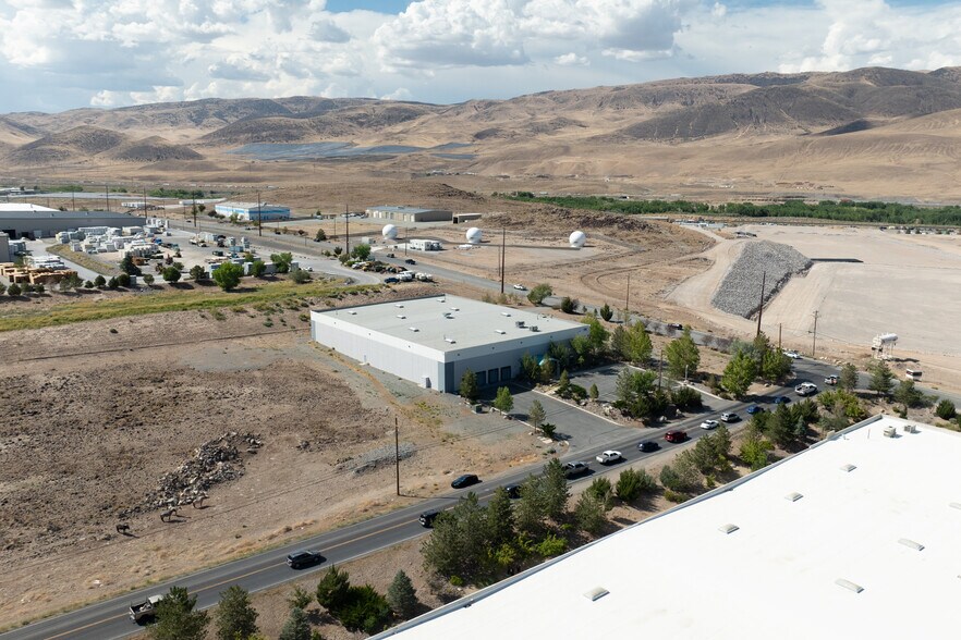 More Photos Of 100 Ireland Dr, Mccarran Warehouse For Lease