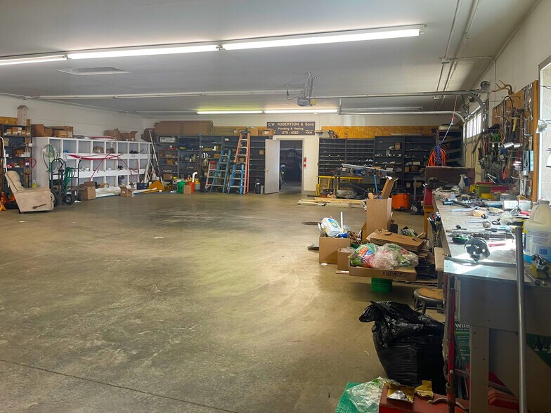 More Photos Of 15675 Morris Industrial Dr, Schoolcraft Industrial For Sale