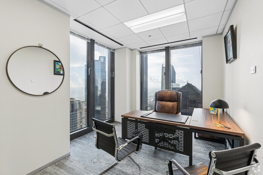 More Photos Of 700 Louisiana St, Houston Coworking Space