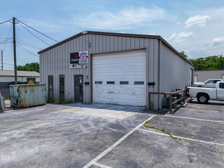 More Photos Of 722-726 Roanoke St, Salem Research And Development For Sale