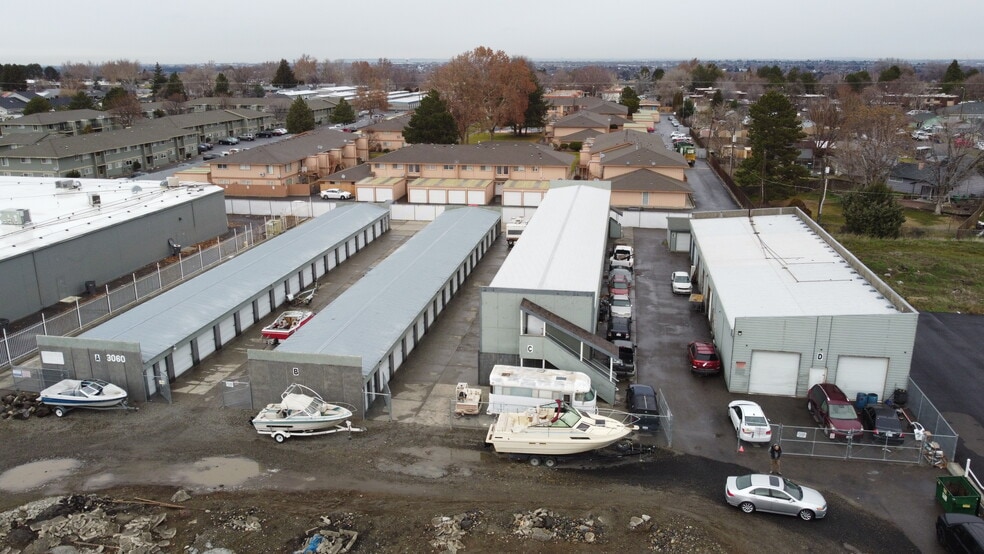 More Photos Of 3060 W Clearwater Ave, Kennewick Self Storage For Sale