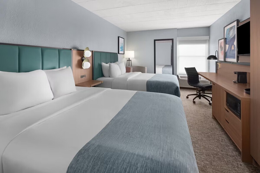 More Photos Of 210 Executive Dr, Cranberry Township Hotel For Sale