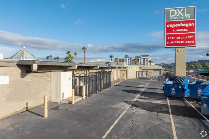 More Photos Of N 16th St @ E Camelback Rd, Phoenix Unknown For Lease