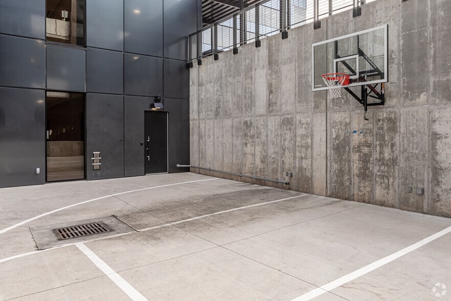 More Photos Of 5001 W Founders Way, Rogers Office For Lease