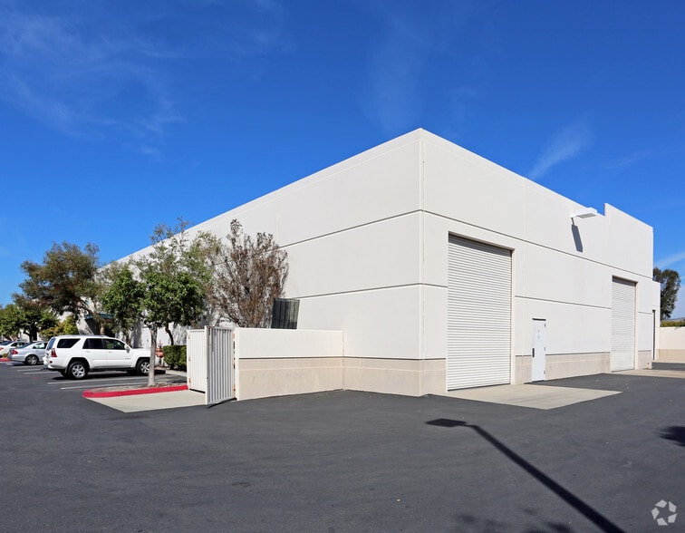 Primary Photo Of 20432 James Bay Cir, Lake Forest Manufacturing For Lease