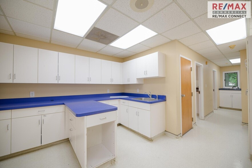 More Photos Of 3440 Hampton Hwy, Yorktown Office For Lease