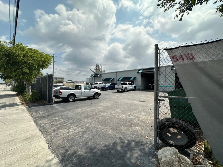 More Photos Of 5410 NW 12th Ave, Fort Lauderdale Warehouse For Sale