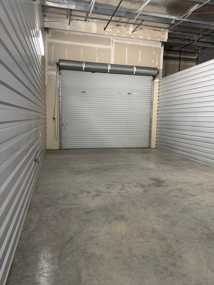 More Photos Of 12906 Fry Rd, Cypress Light Distribution For Lease