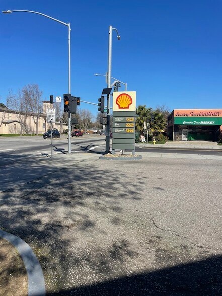 More Photos Of 2194 University Ave, East Palo Alto Service Station For Sale