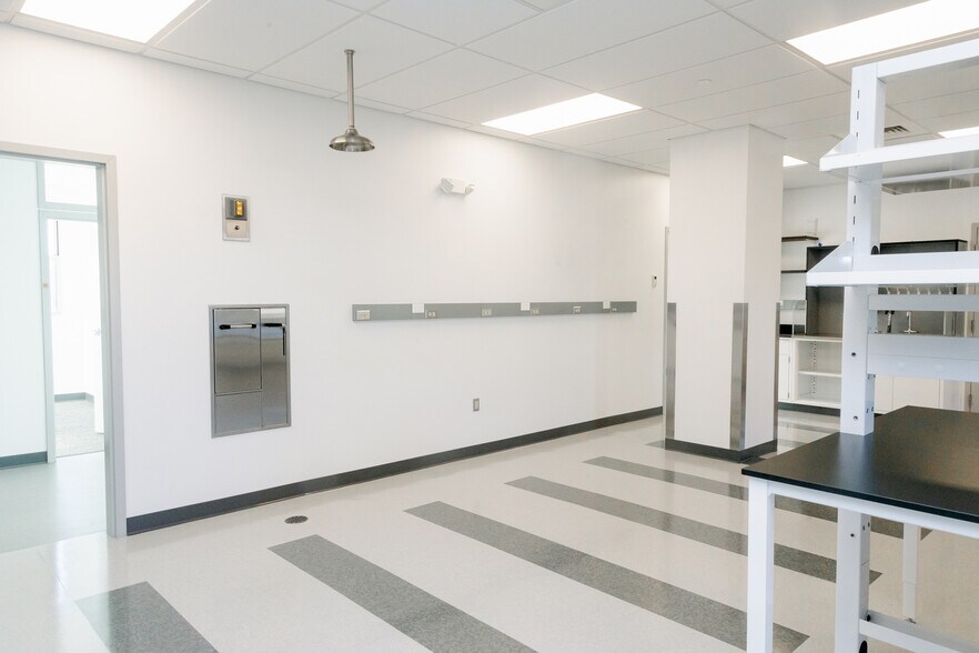 More Photos Of 4 Research Dr, Woodbridge Research And Development For Lease