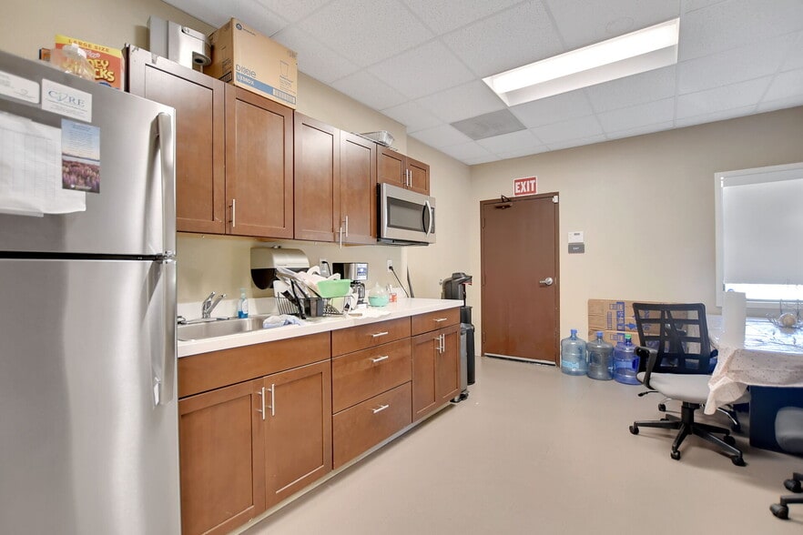 More Photos Of 264 N Highland Springs Ave, Banning Medical For Sale