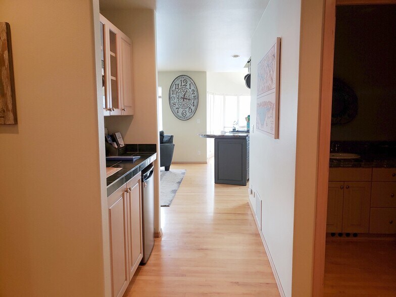 More Photos Of 335 Henderson Rd, Chelan Hospitality For Sale