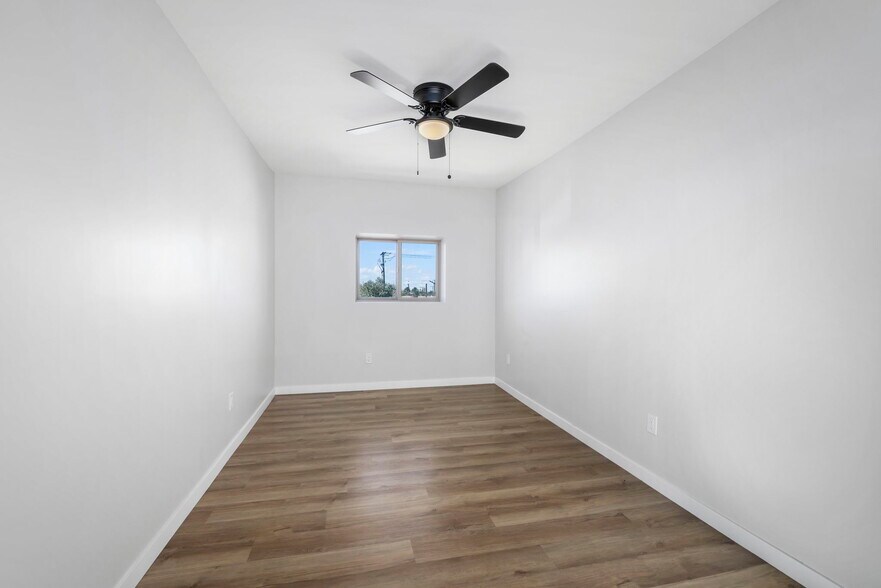 More Photos Of 1827 E 4th St, Long Beach Apartments For Sale