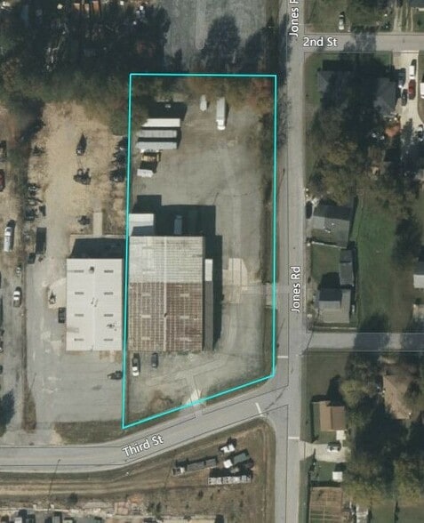 More Photos Of 345 Third St, Forest Park Distribution For Sale