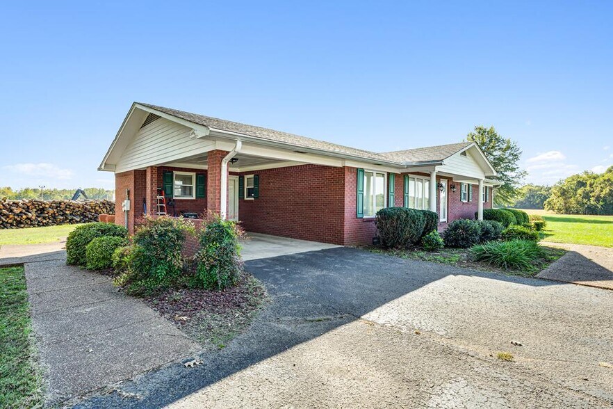 More Photos Of 2819 Highway 54, Paris Industrial For Sale