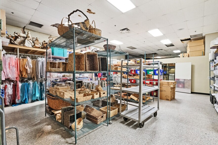 More Photos Of 4351 NE 12th Ter, Oakland Park Restaurant For Sale