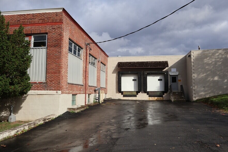 More Photos Of 2204-2230 Erie Blvd, Syracuse Manufacturing For Lease