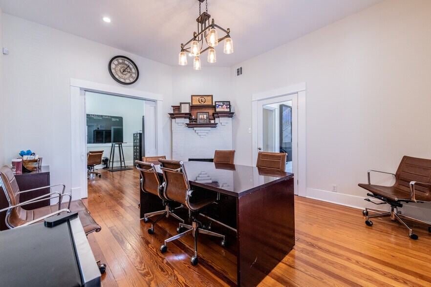 More Photos Of 214 E Ashby Pl, San Antonio Office For Lease