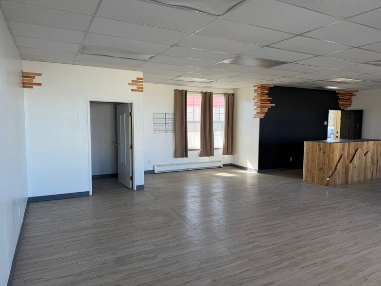 More Photos Of 10767 Kenai Spur Hwy, Kenai Freestanding For Lease